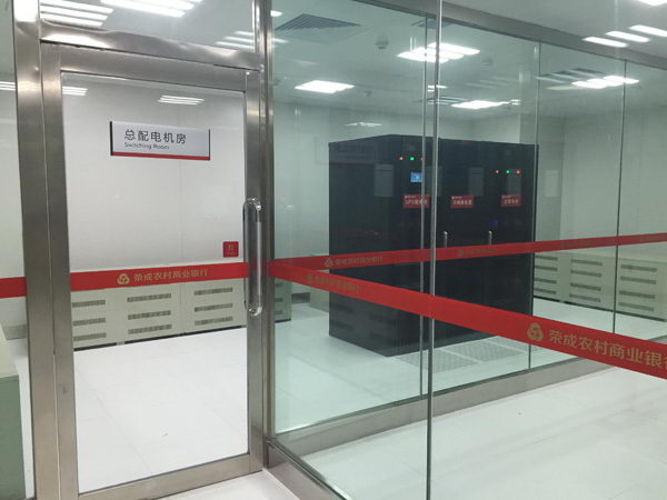 防靜電地板分析為什么要鋪設(shè)呢? 防靜電地板分析為什么要鋪設(shè)呢?